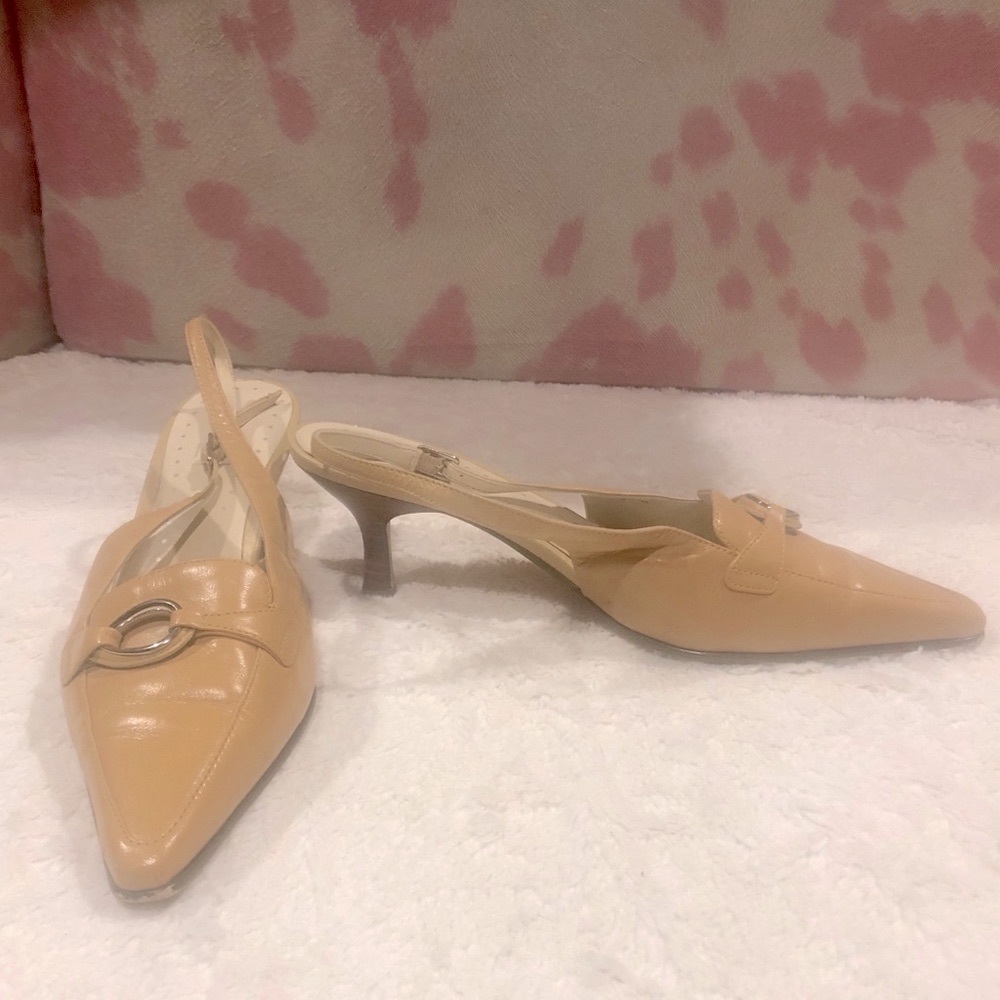 IMPO tan leather heels